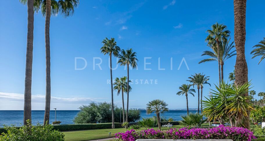 Frontline beach ground floor apartment in Alcazaba Beach Estepona