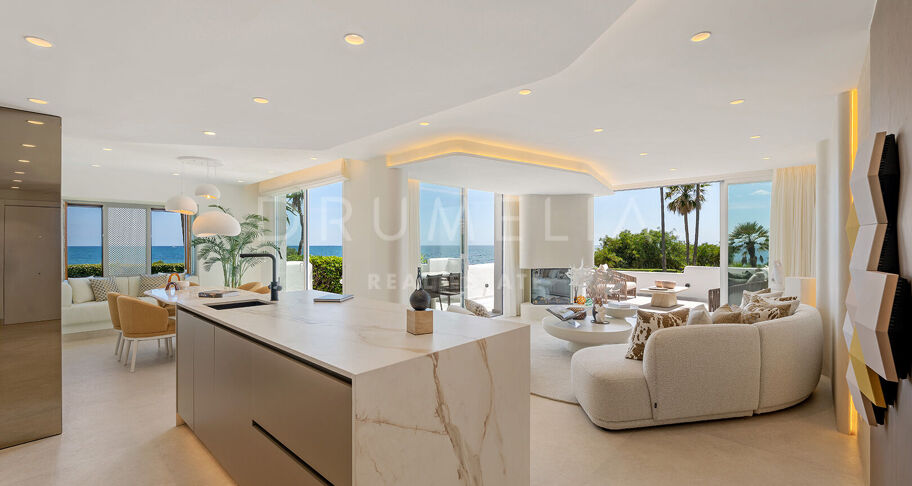 Frontline beach ground floor apartment in Alcazaba Beach Estepona