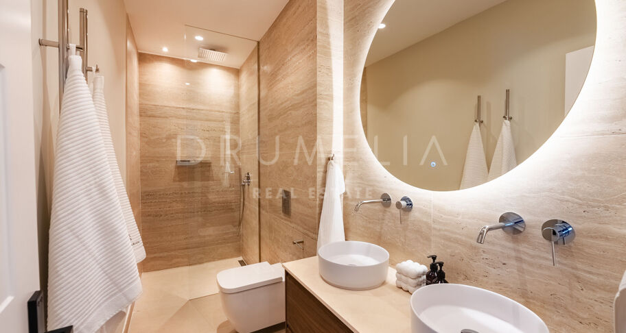 Luxuriös renoviertes Reihenhaus mit 5 Schlafzimmern in Altos de Salamanca, Goldene Meile
