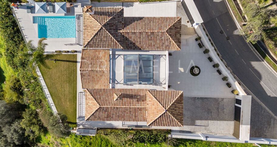 Villa Amra – całkowicie odnowiona luksusowa willa z panoramicznym widokiem na morze i góry w Monte Halcones, Benahavís