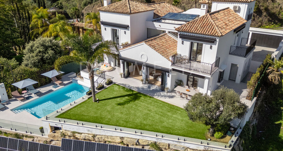 Villa Amra – całkowicie odnowiona luksusowa willa z panoramicznym widokiem na morze i góry w Monte Halcones, Benahavís