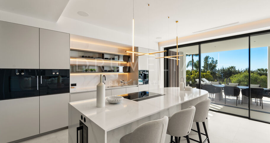 Villa George - Zeitgenössische Villa mit Meerblick in Sierra Blanca, Marbella