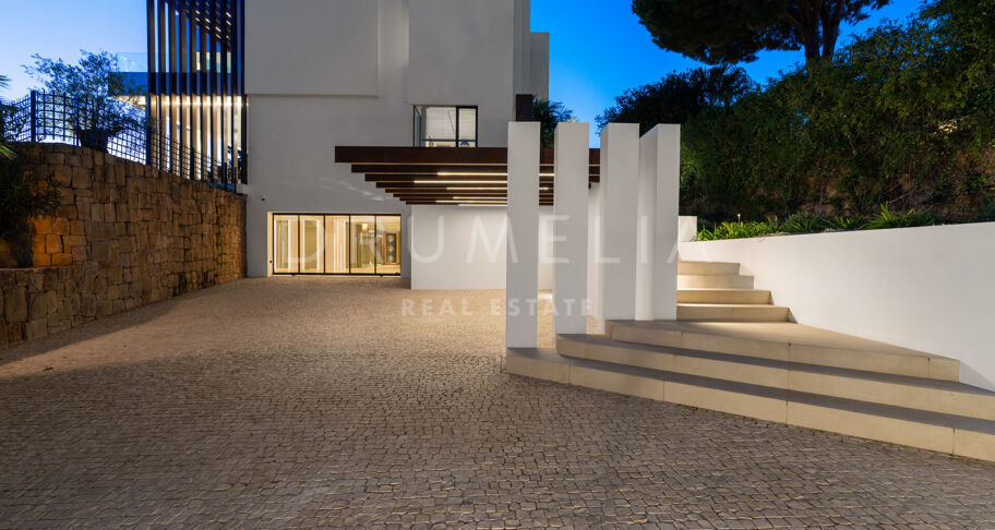 Villa George - Zeitgenössische Villa mit Meerblick in Sierra Blanca, Marbella