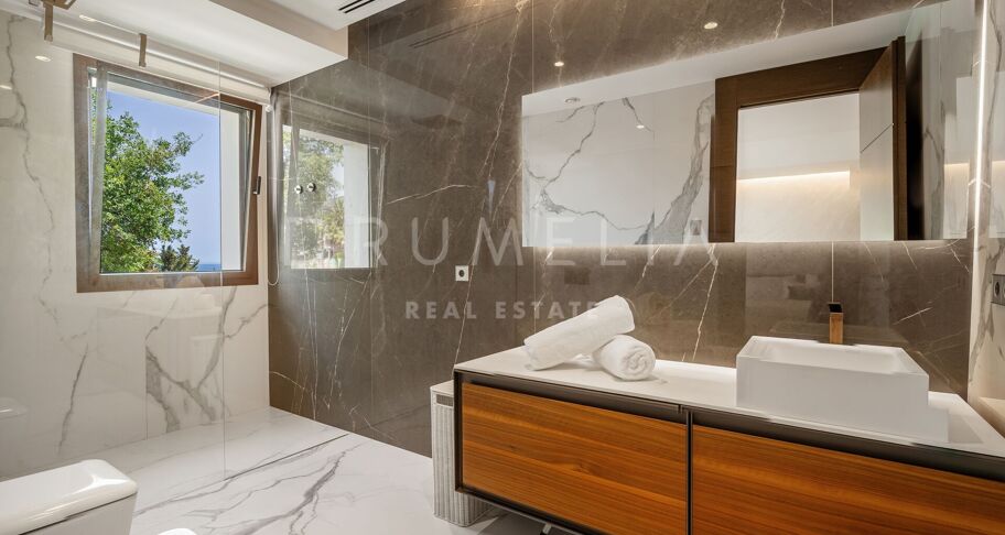 Hedendaagse luxe villa met uitzicht op zee in Sierra Blanca, Marbella