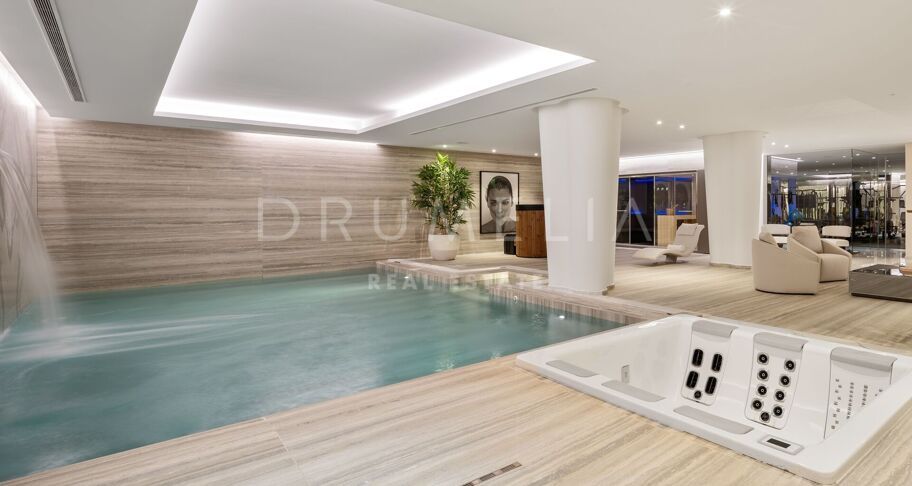 Hedendaagse luxe villa met uitzicht op zee in Sierra Blanca, Marbella