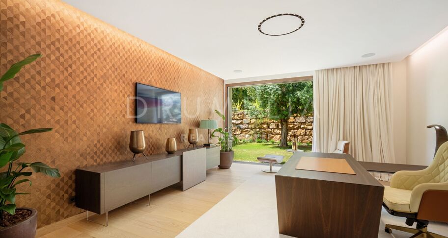 Hedendaagse luxe villa met uitzicht op zee in Sierra Blanca, Marbella