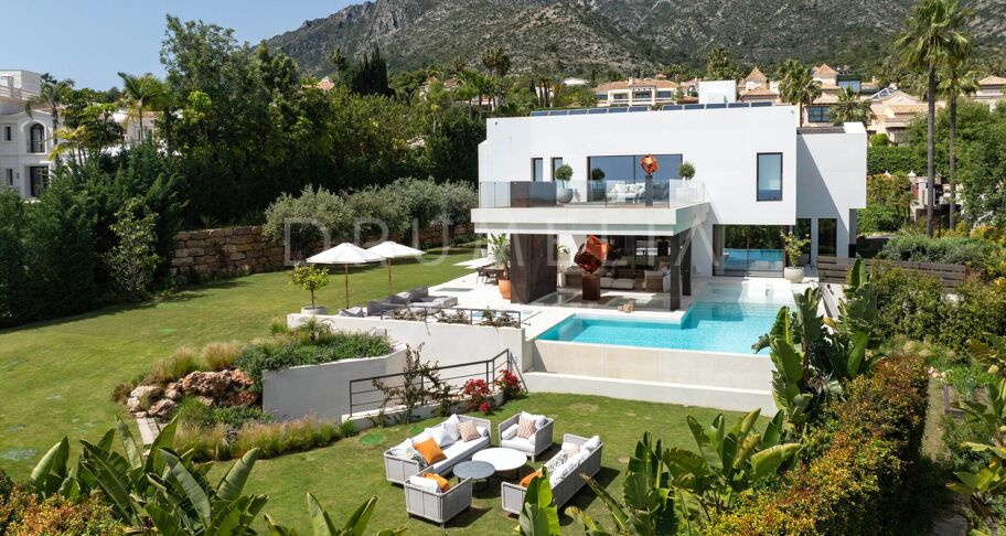 Hedendaagse luxe villa met uitzicht op zee in Sierra Blanca, Marbella