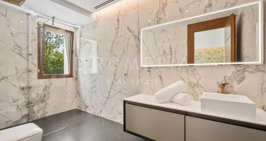 Hedendaagse luxe villa met uitzicht op zee in Sierra Blanca, Marbella