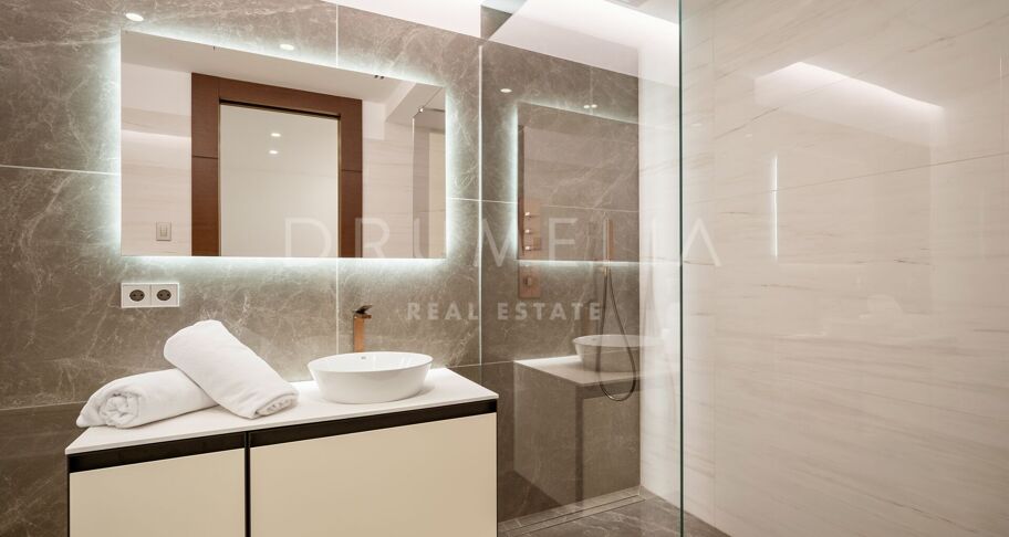 Hedendaagse luxe villa met uitzicht op zee in Sierra Blanca, Marbella