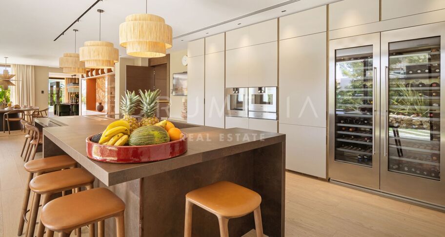 Hedendaagse luxe villa met uitzicht op zee in Sierra Blanca, Marbella