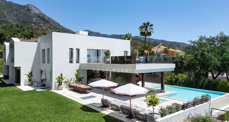 Hedendaagse luxe villa met uitzicht op zee in Sierra Blanca, Marbella