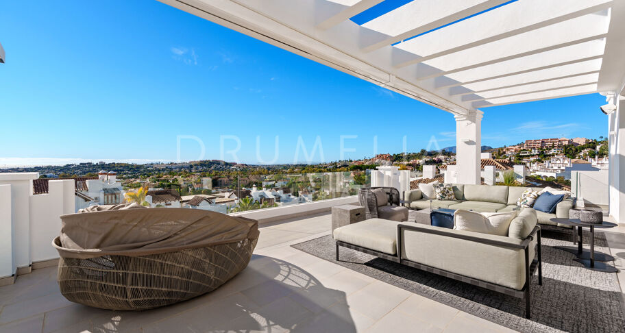Duplex Penthouse met Panoramisch Zeezicht in Aloha, Nueva Andalucía
