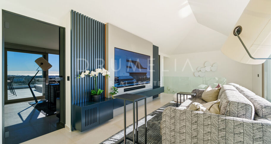 Duplex Penthouse met Panoramisch Zeezicht in Aloha, Nueva Andalucía
