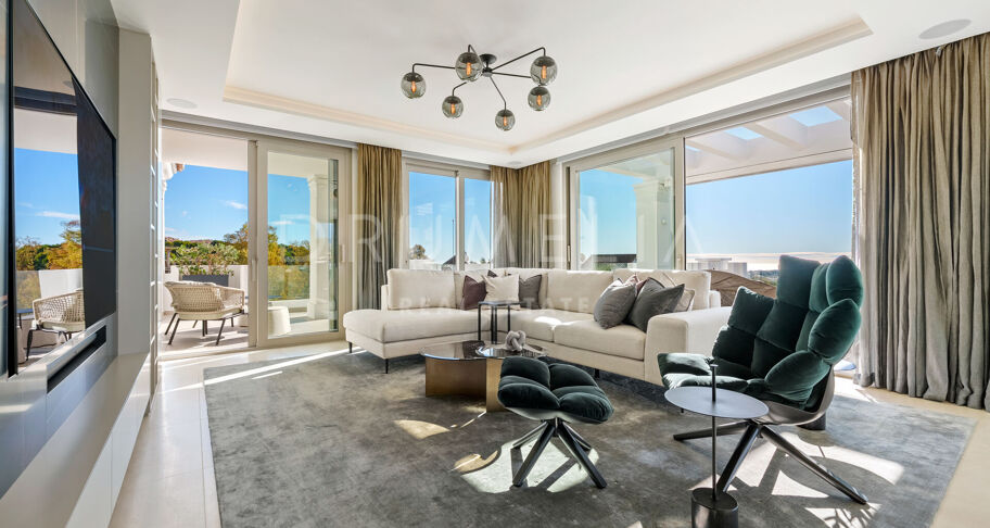 Duplex Penthouse met Panoramisch Zeezicht in Aloha, Nueva Andalucía