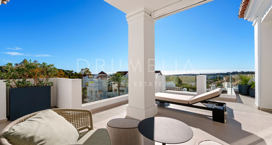 Duplex Penthouse met Panoramisch Zeezicht in Aloha, Nueva Andalucía