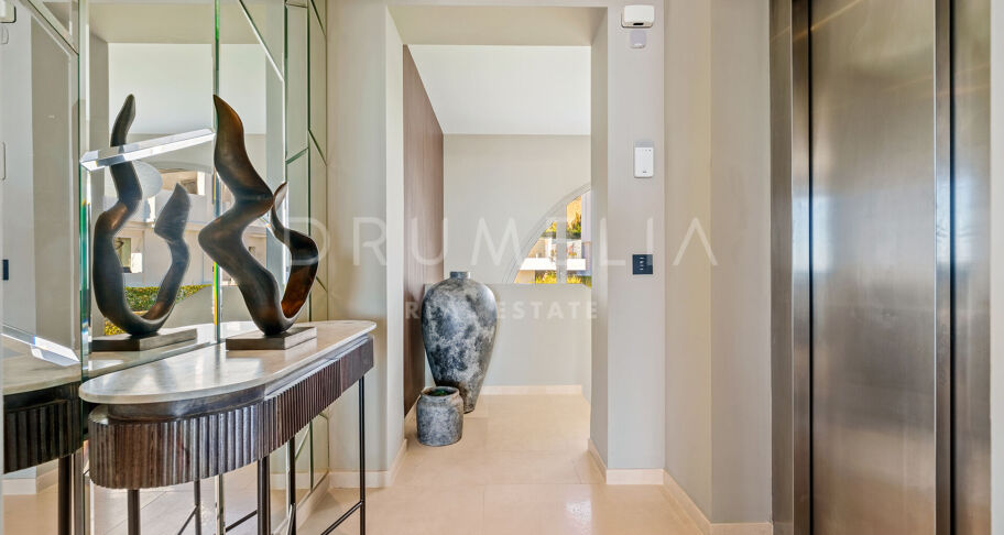 Duplex Penthouse met Panoramisch Zeezicht in Aloha, Nueva Andalucía