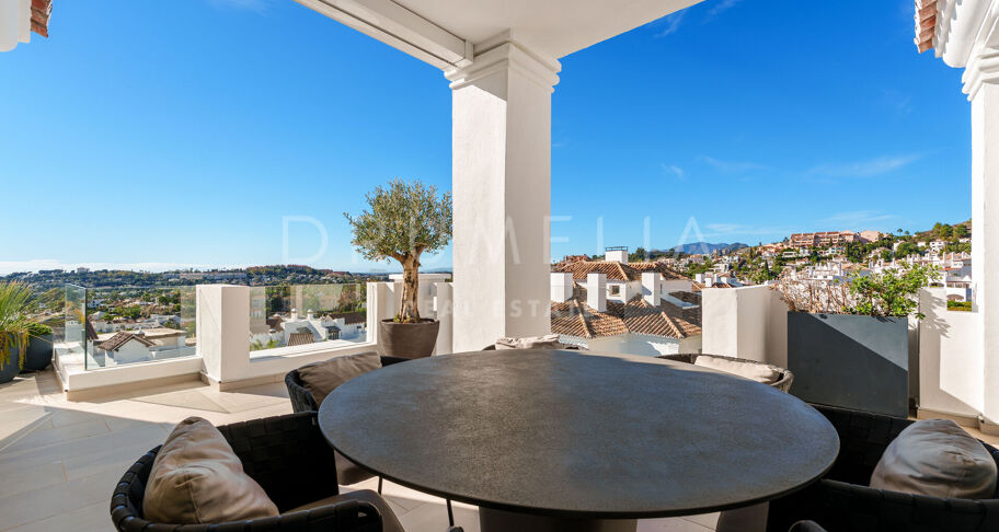 Duplex Penthouse met Panoramisch Zeezicht in Aloha, Nueva Andalucía