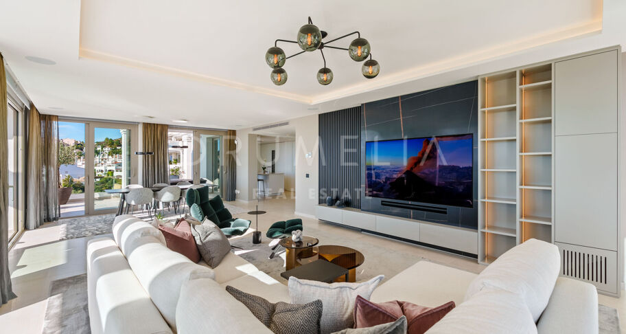 Duplex Penthouse met Panoramisch Zeezicht in Aloha, Nueva Andalucía