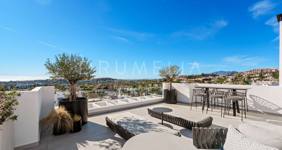Duplex Penthouse met Panoramisch Zeezicht in Aloha, Nueva Andalucía