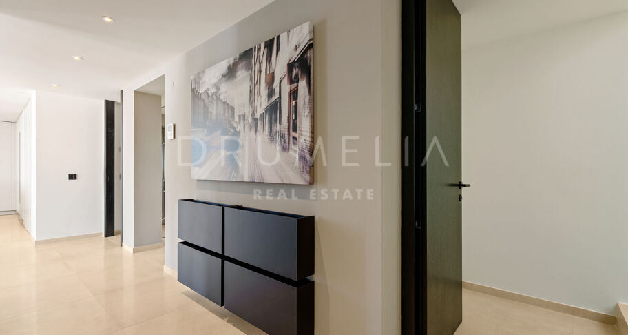 Duplex Penthouse met Panoramisch Zeezicht in Aloha, Nueva Andalucía