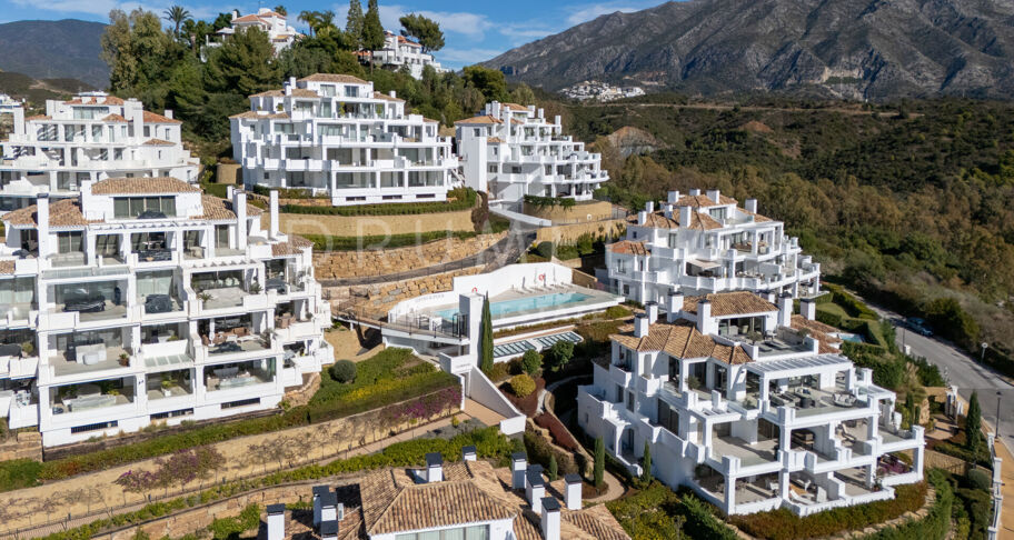 Duplex Penthouse met Panoramisch Zeezicht in Aloha, Nueva Andalucía