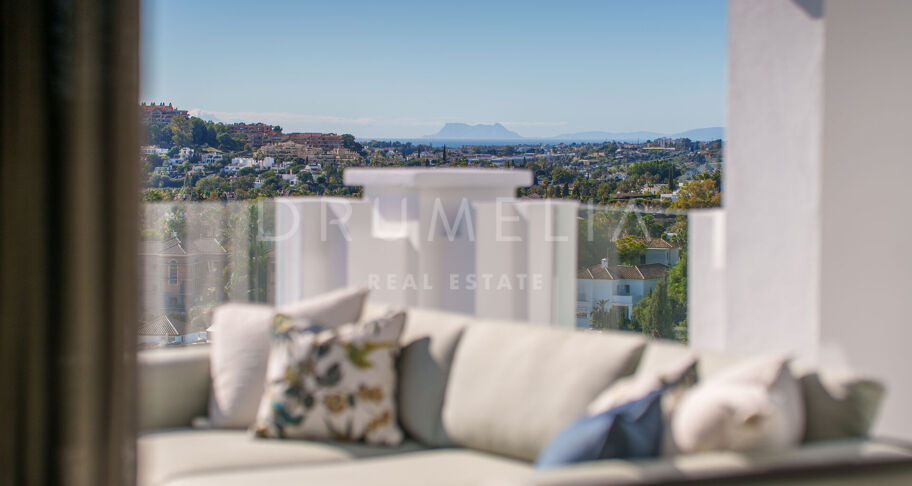 Duplex Penthouse met Panoramisch Zeezicht in Aloha, Nueva Andalucía