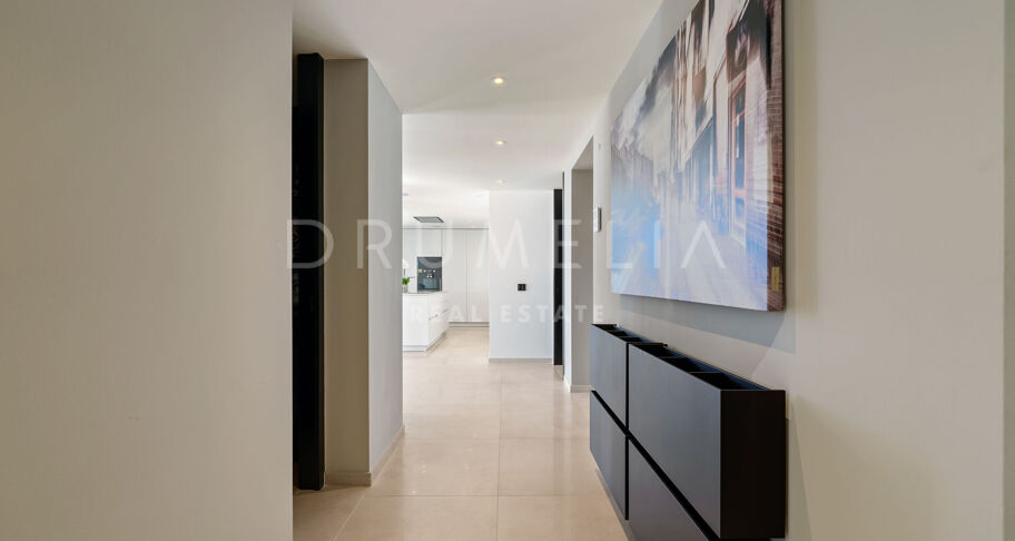 Duplex Penthouse met Panoramisch Zeezicht in Aloha, Nueva Andalucía