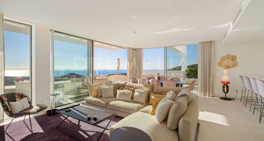 Contemporary Duplex Penthouse with Panoramic Sea Views in Palo Alto, Ojén