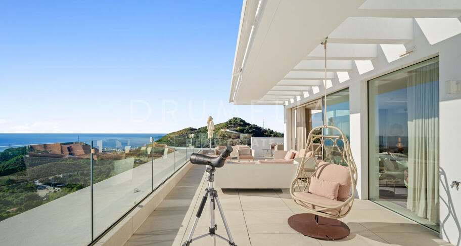 Contemporary Duplex Penthouse with Panoramic Sea Views in Palo Alto, Ojén