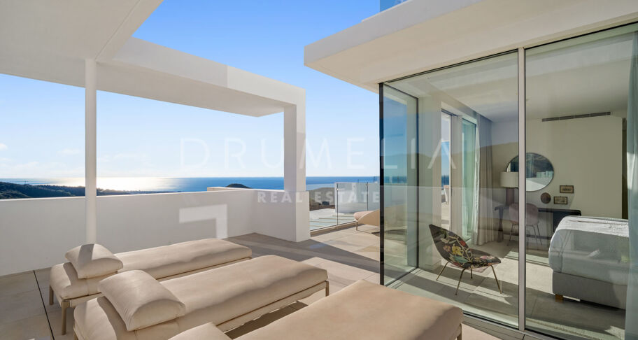 Contemporary Duplex Penthouse with Panoramic Sea Views in Palo Alto, Ojén