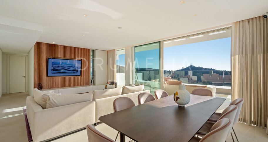 Contemporary Duplex Penthouse with Panoramic Sea Views in Palo Alto, Ojén