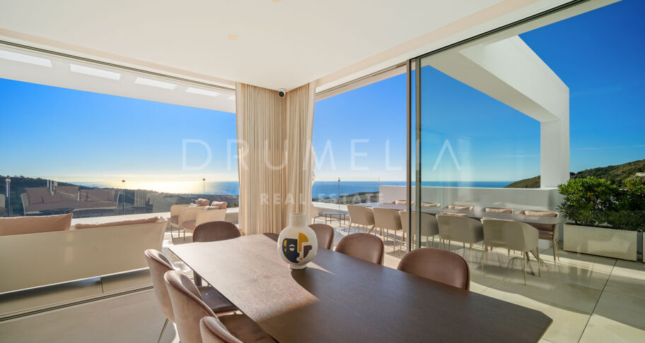 Contemporary Duplex Penthouse with Panoramic Sea Views in Palo Alto, Ojén