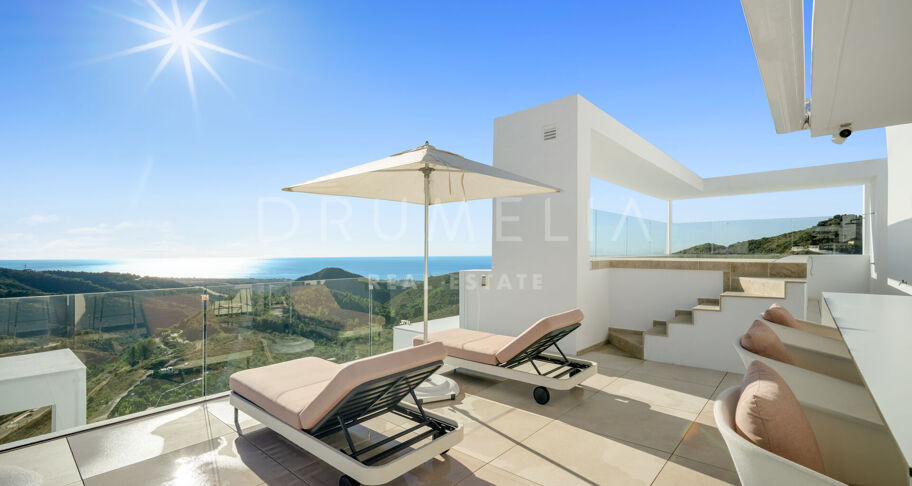 Contemporary Duplex Penthouse with Panoramic Sea Views in Palo Alto, Ojén