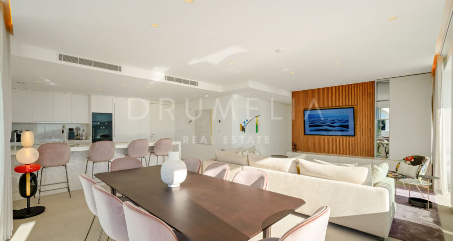 Contemporary Duplex Penthouse with Panoramic Sea Views in Palo Alto, Ojén