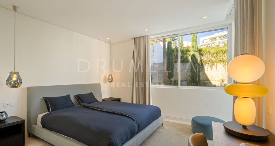 Contemporary Duplex Penthouse with Panoramic Sea Views in Palo Alto, Ojén