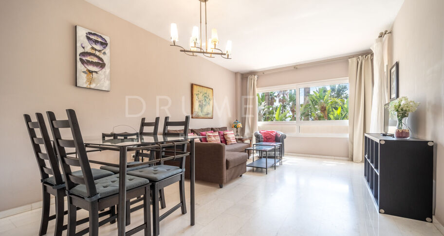 Frontline Beach Apartment in Playa Rocío, Puerto Banús