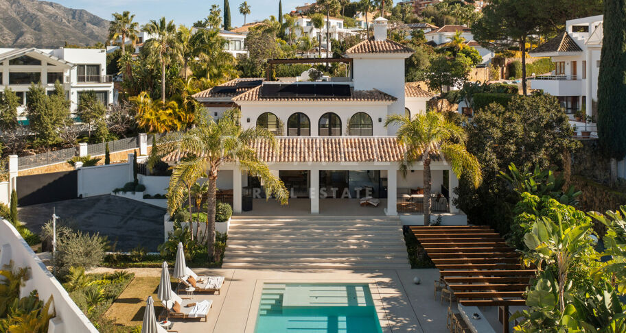 Renoverad familjevilla i gated community, Nueva Andalucía