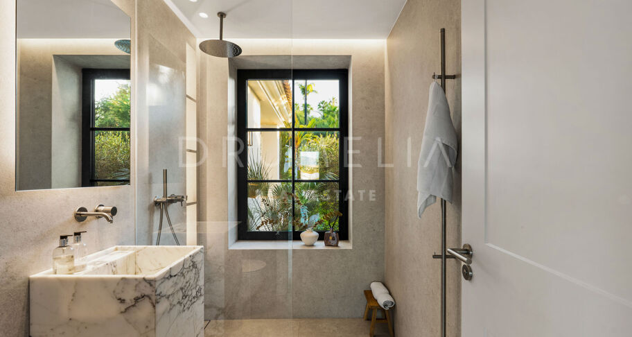 Renoverad familjevilla i gated community, Nueva Andalucía