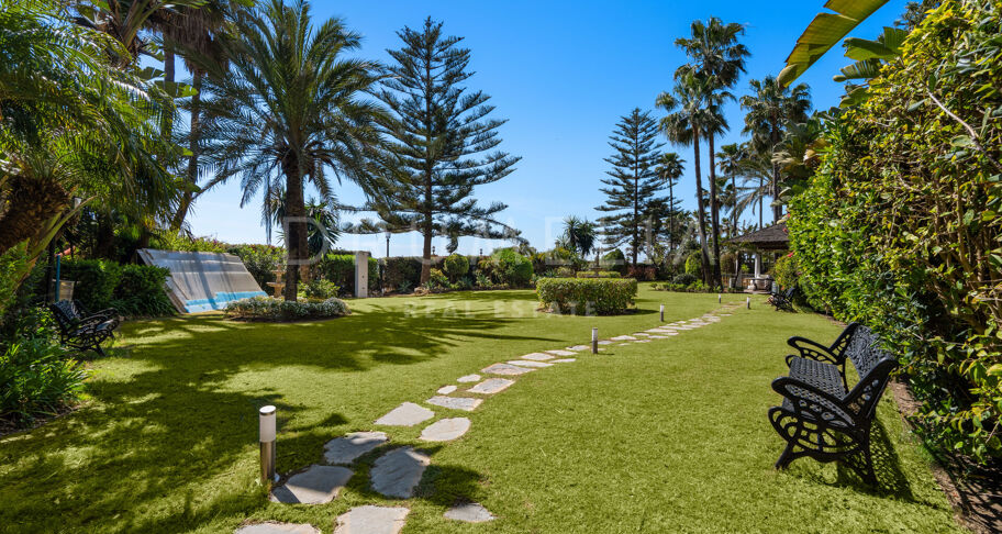 Apartamento en planta baja cerca de la playa y servicios en Casa Nova, Puerto Banús