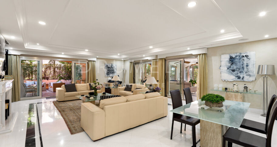 Apartamento en planta baja cerca de la playa y servicios en Casa Nova, Puerto Banús