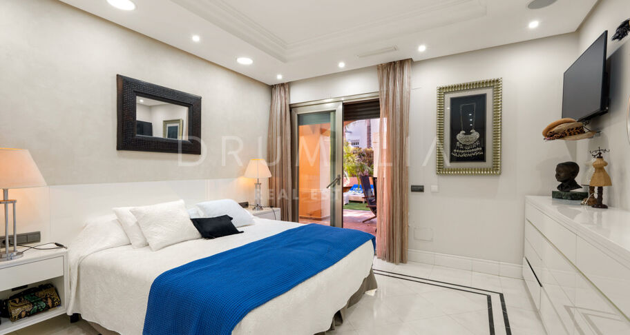 Apartamento en planta baja cerca de la playa y servicios en Casa Nova, Puerto Banús