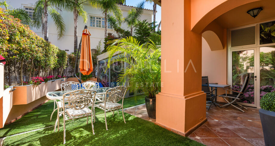 Apartamento en planta baja cerca de la playa y servicios en Casa Nova, Puerto Banús