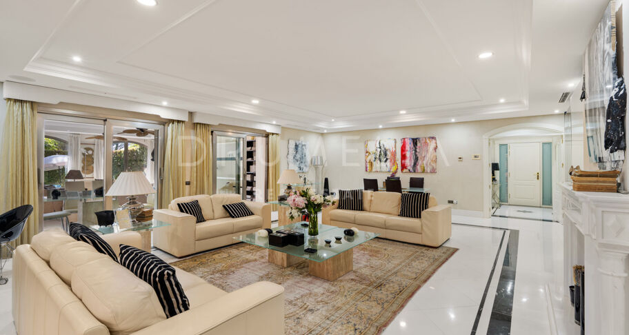 Apartamento en planta baja cerca de la playa y servicios en Casa Nova, Puerto Banús