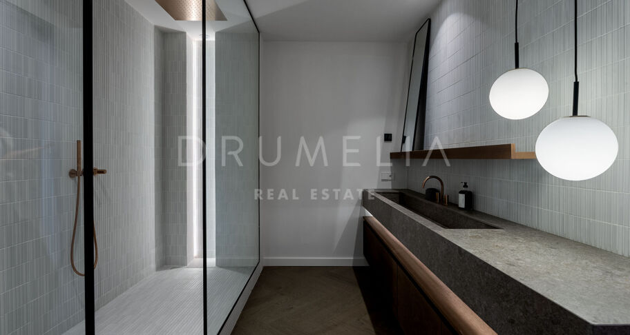 Duplex penthouse in La Cerquilla met zee- en bergzicht