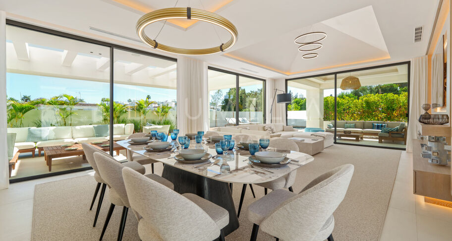 Elegant contemporary villa in Linda Vista Baja, San Pedro de Alcántara