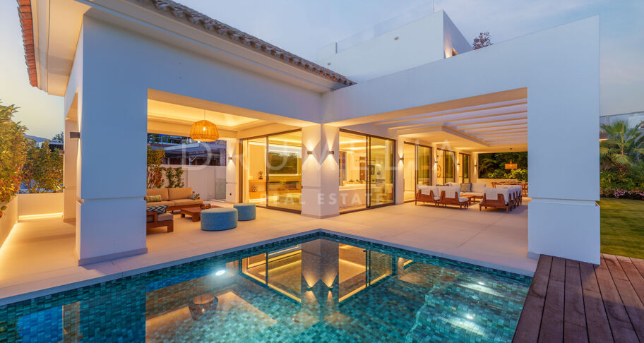 Elegant contemporary villa in Linda Vista Baja, San Pedro de Alcántara