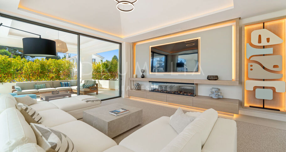 Elegant contemporary villa in Linda Vista Baja, San Pedro de Alcántara