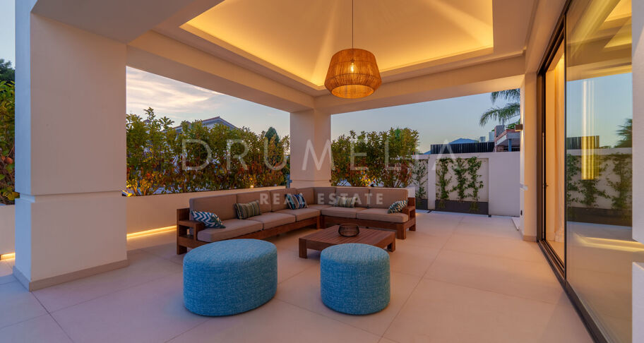Elegant contemporary villa in Linda Vista Baja, San Pedro de Alcántara