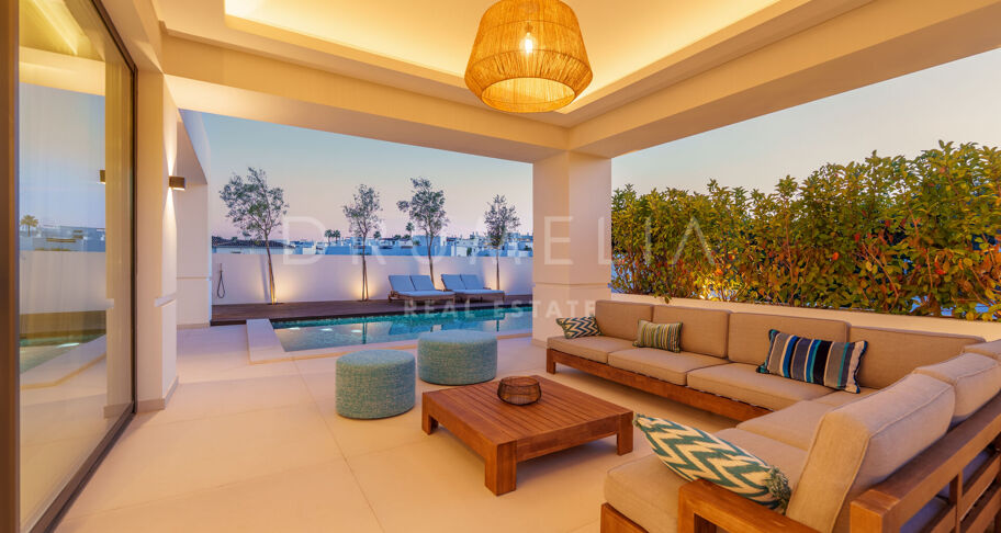 Elegant contemporary villa in Linda Vista Baja, San Pedro de Alcántara