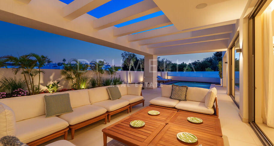 Elegant contemporary villa in Linda Vista Baja, San Pedro de Alcántara